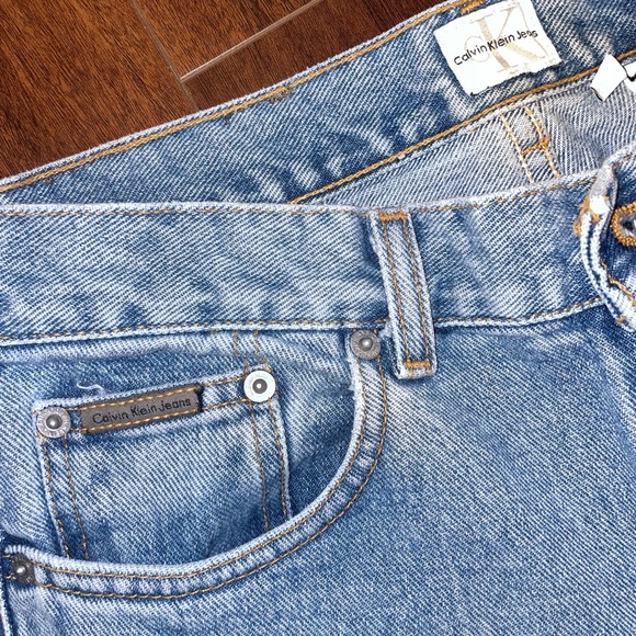 Vintage high waisted Calvin Klein light washed jeans - Picture 3 of 7